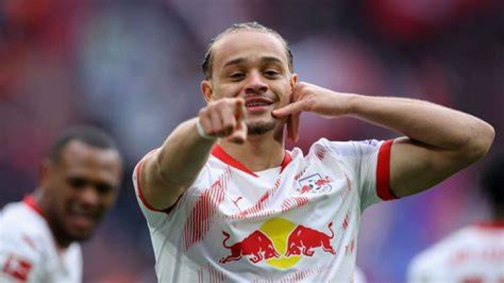 How much is Xavi Simons salary?